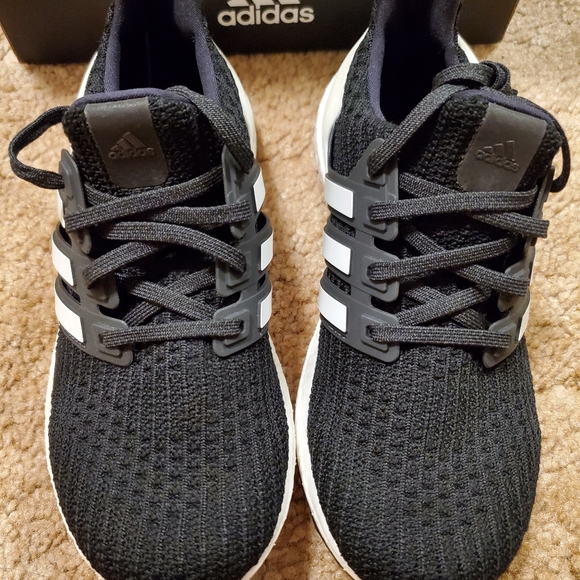 Adidas Ultra Boost/NWOT/Size 5.5 - Picture 3 of 11